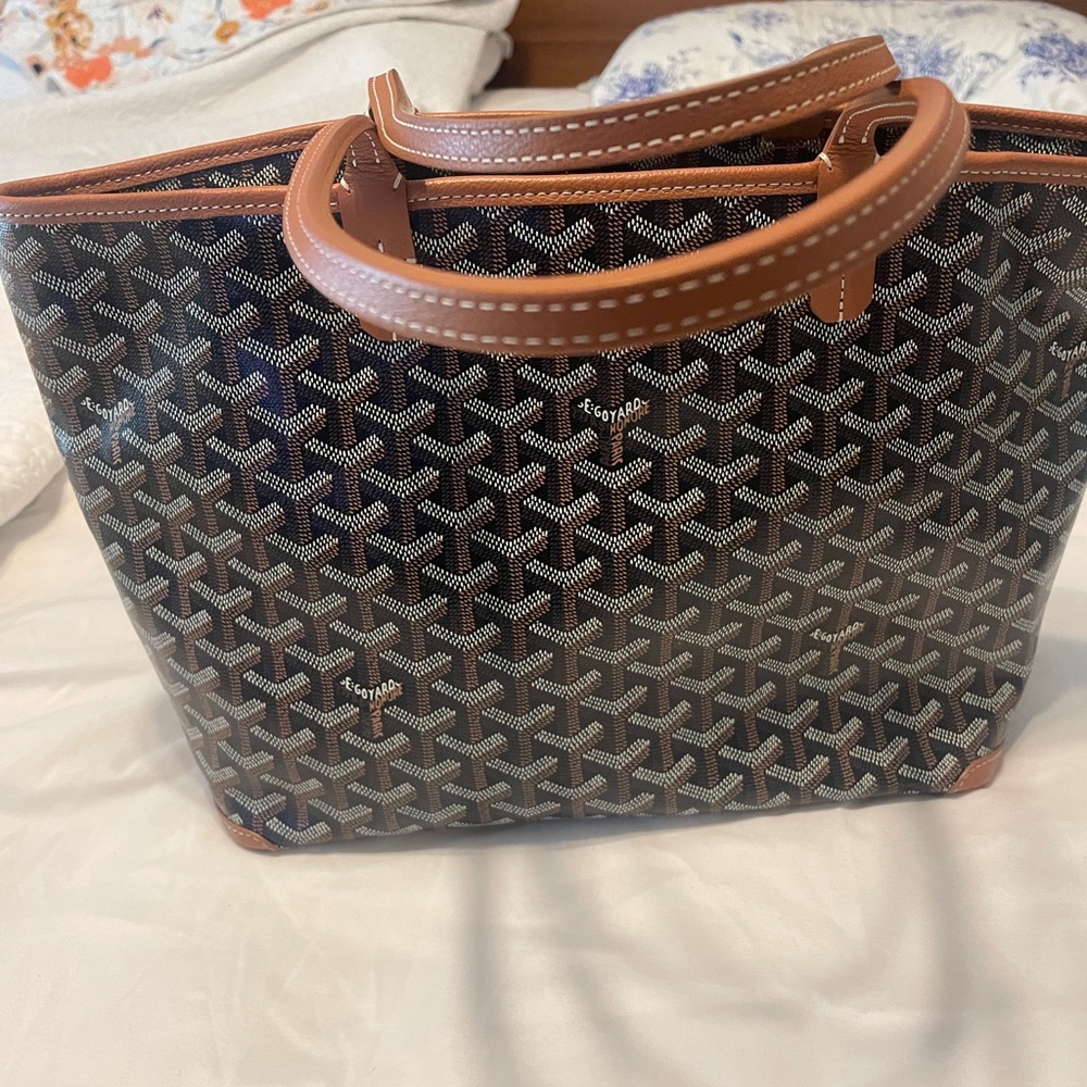 Goyard Brown/Black Artois PM tote bag- like new! 100% Authentic - Picture 2 of 9